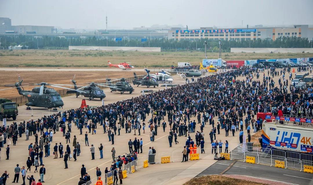 天津直博會—大連義邦攜意大利Giannuzzi輕量化內(nèi)飾新材料參展并出席技術交流論壇